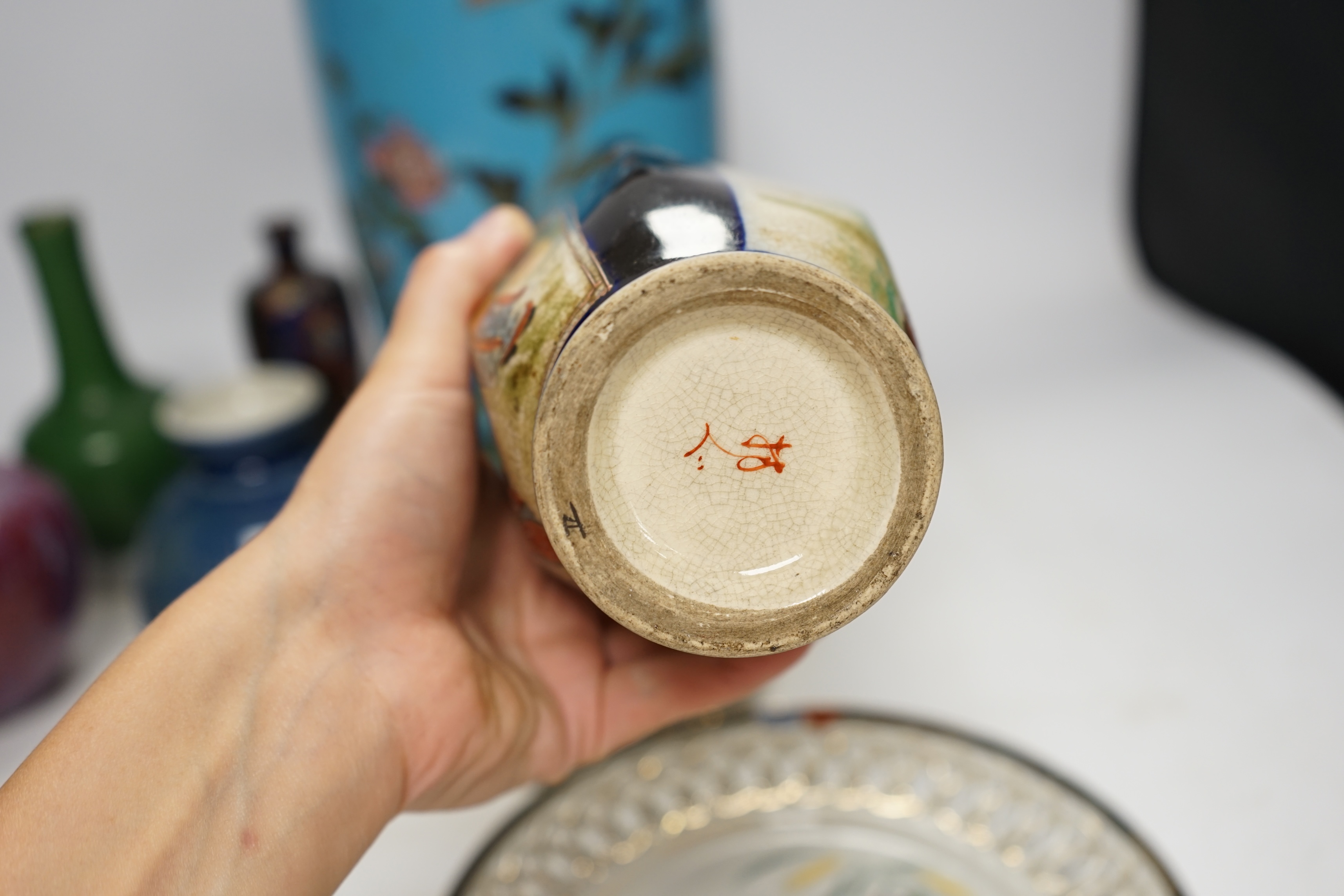 Assorted Japanese items, Satsuma, cloisonné, etc., tallest item 31cm high. Condition - most chipped, dented or cracked